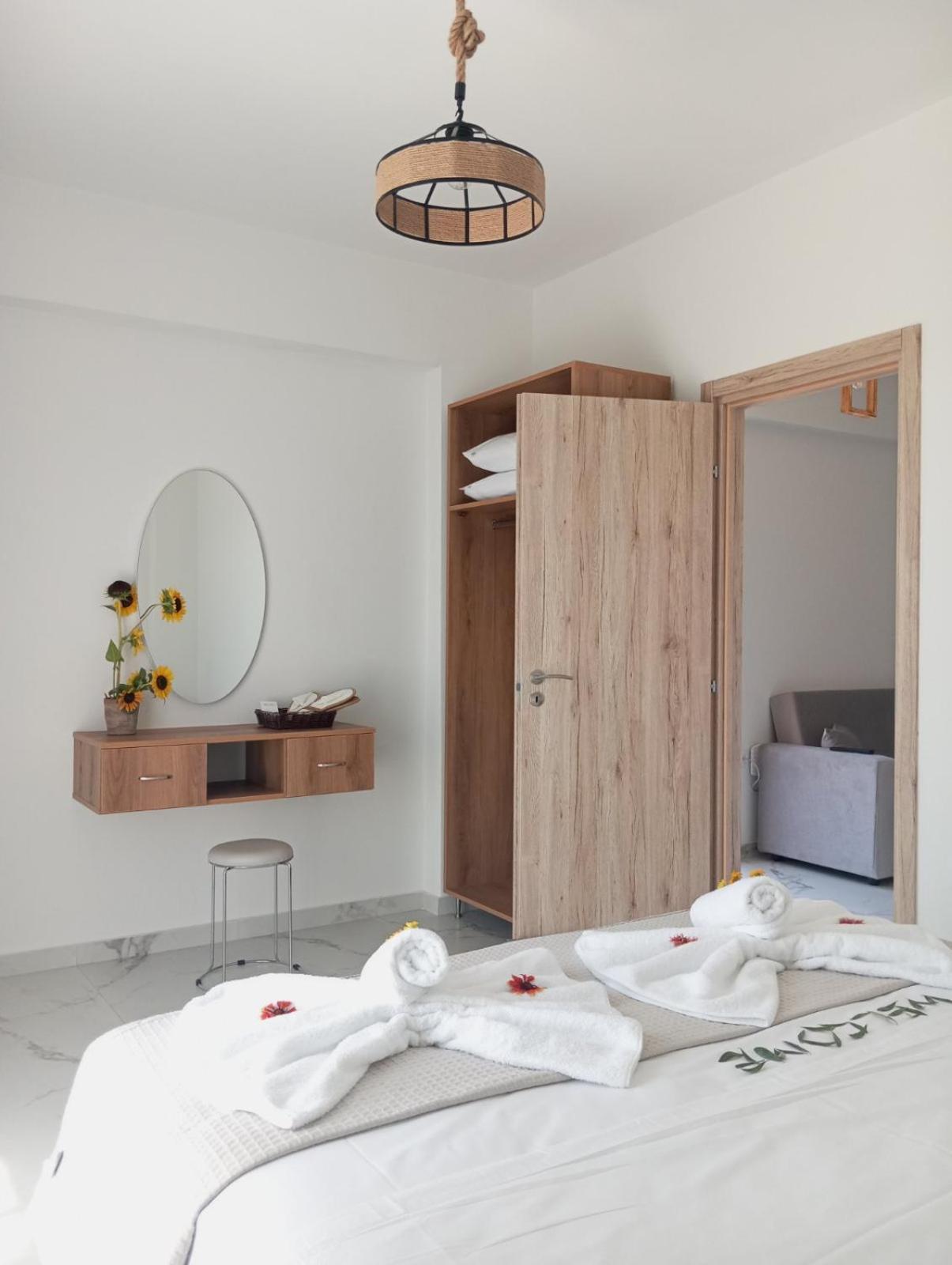 Three Charites Resort Gialova Zewnętrze zdjęcie