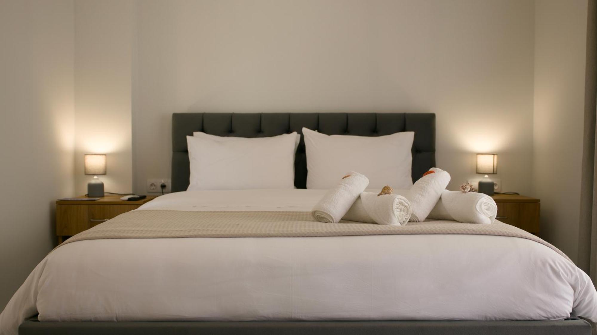 Three Charites Resort Gialova Zewnętrze zdjęcie