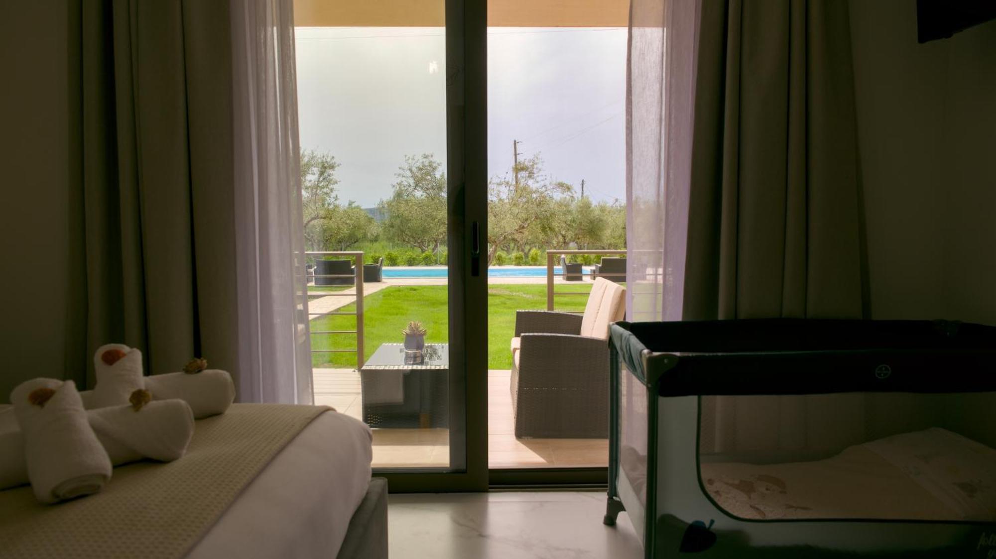 Three Charites Resort Gialova Zewnętrze zdjęcie